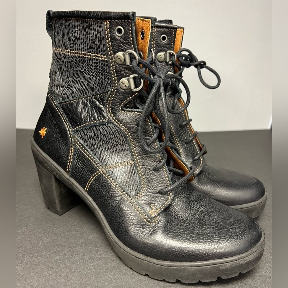 Women's Black Lace-Up Leather Ankle Boots with Chunky Heel
